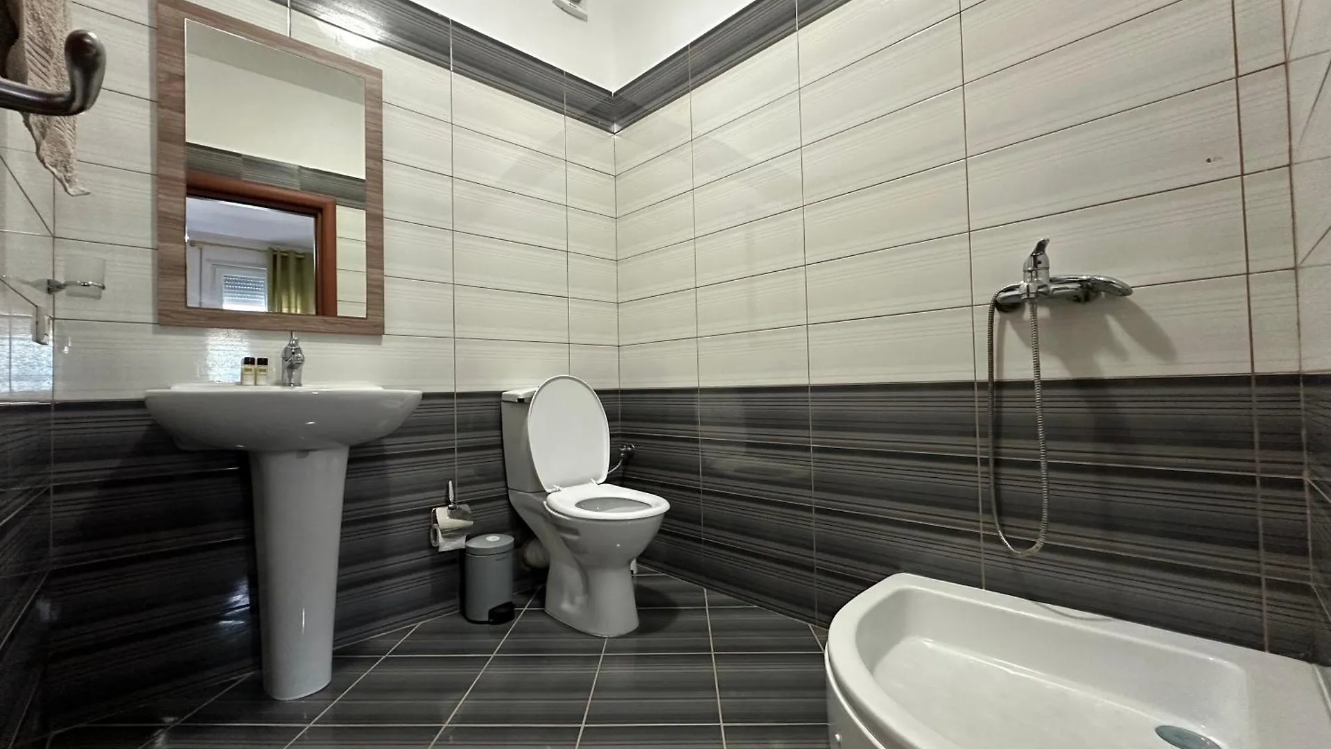 Bella'S Apartments Sakes 0*,  Albania